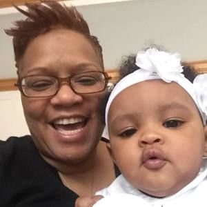 Meet your Posher, Lorie