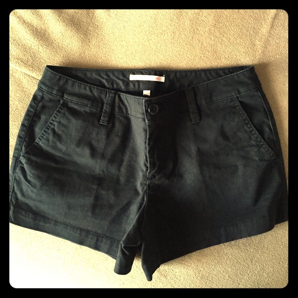 VS - Black Shorts