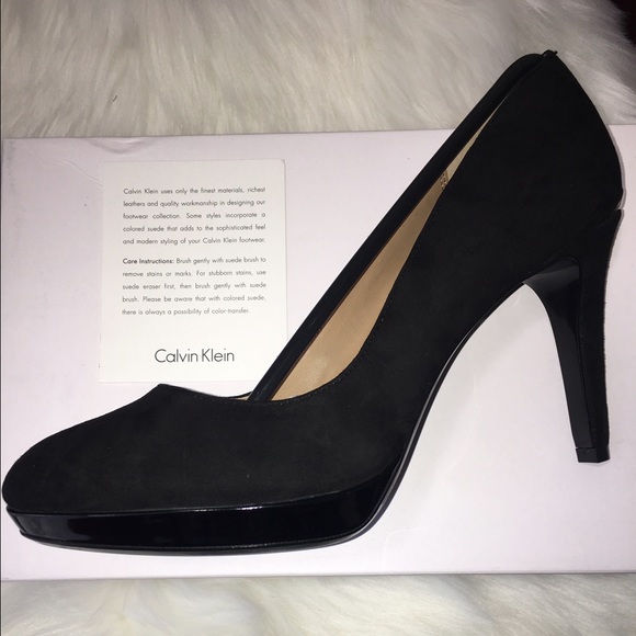 SOLD Calvin Klein Sz 10 Black Suede Platform Pumps - Picture 4 of 4