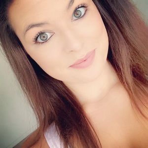 Meet your Posher, Amelia