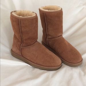 UGG Classic Short (Chestnut/Camel) Women's Size 11