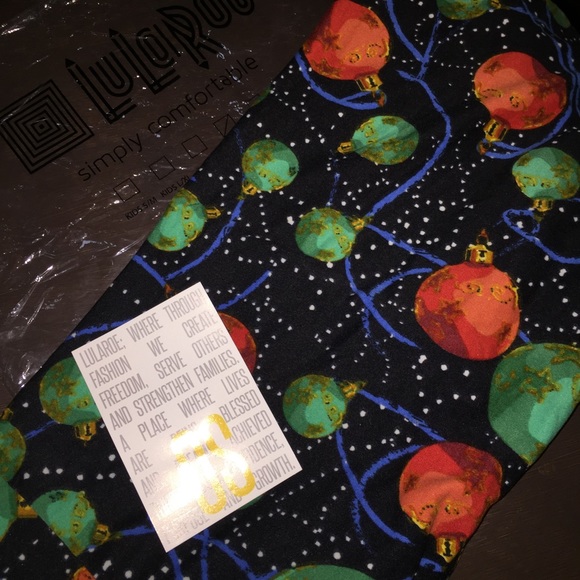 Lularoe OS Christmas Leggings