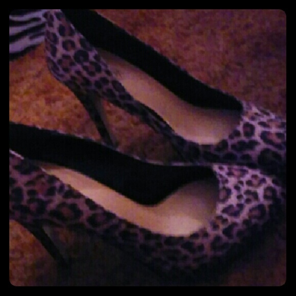 Cheetah Print High Heels women's size 8