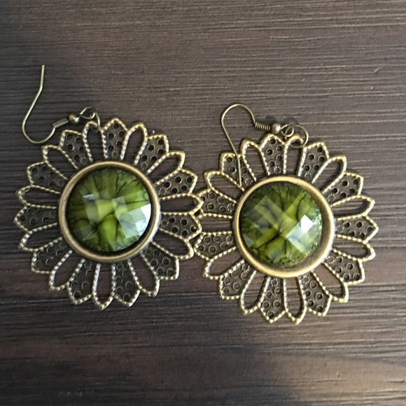 Two set Earrings - Picture 3 of 3