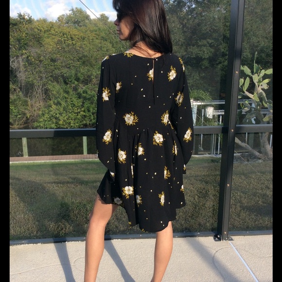 📣 Liquidation 📣 Last 1 Large Floral Print Dress - Picture 2 of 4