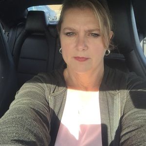 Meet your Posher, Shelly