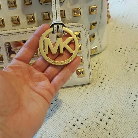 Michael kors. Studded pyramid set - Picture 2 of 2
