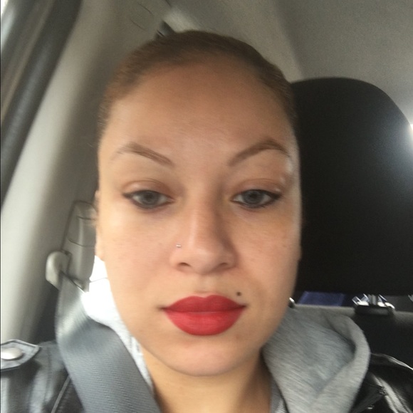 Meet your Posher, Ana - Picture 1 of 1