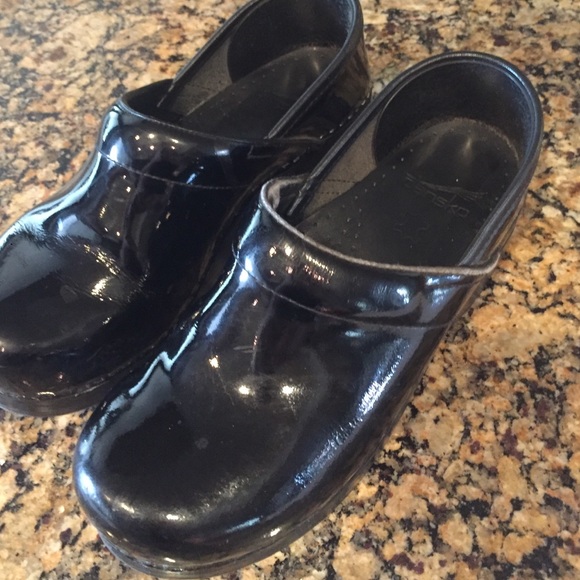 Black Danskos