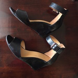 SOLD❗️Nine West Peep Toe Wedges w/Ankle Strap
