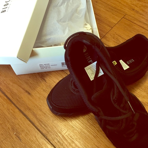 BLOCH dance sneaker brand new in box