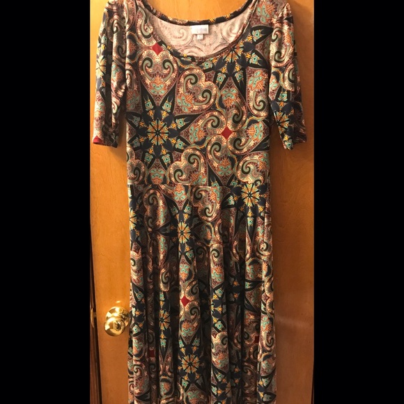 LulaRoe Nicole dress - size large