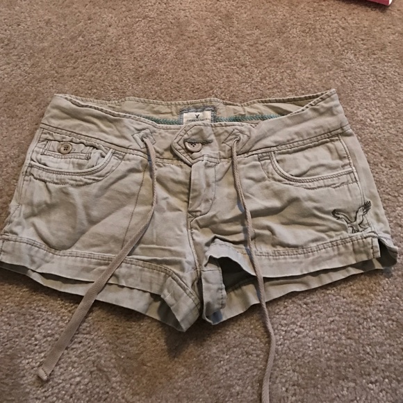 Khaki American Eagle shorts