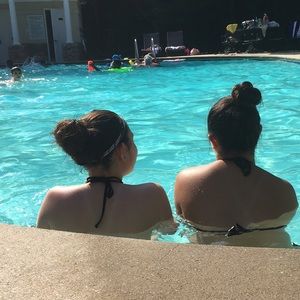 Meet your Posher, Brooke