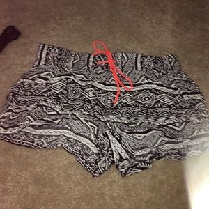 Mini shorts Aztec print size small never worn