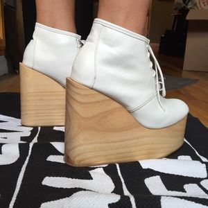 NEW Deandri OLGA Wooden Platform