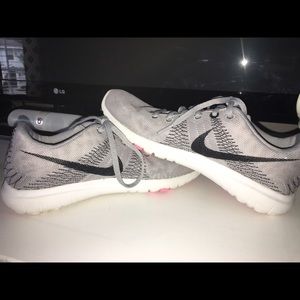 Nike Fury tennis shoes