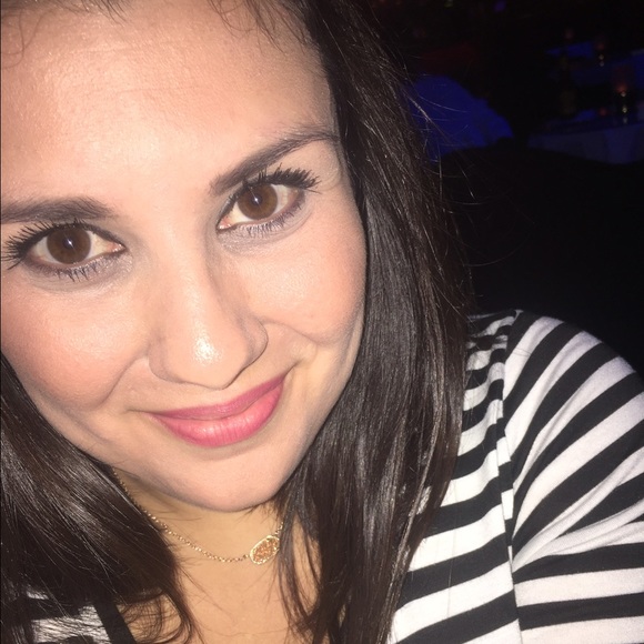 Meet your Posher, Felicia - Picture 1 of 1