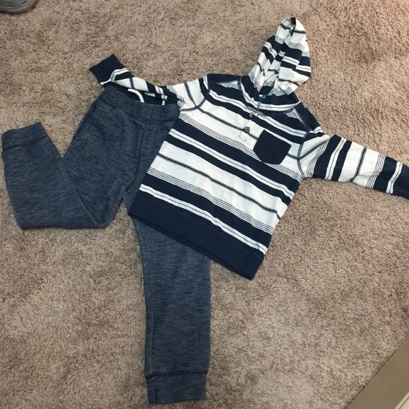 Boys Size 4T matching pant set