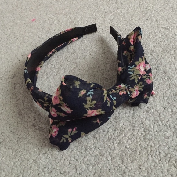 Bow headband