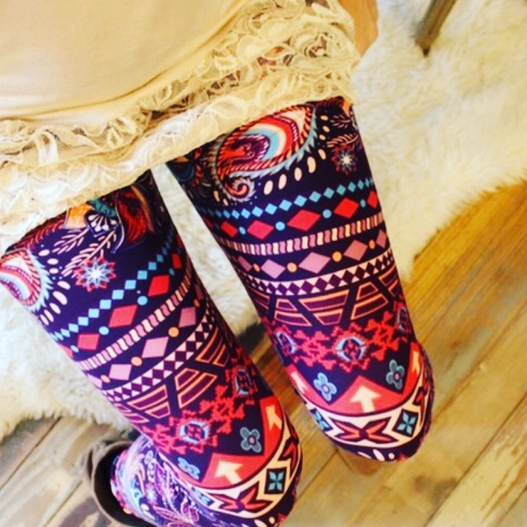 LAST PAIR!!🌺Paisley Mixed Print Legging - Picture 2 of 2