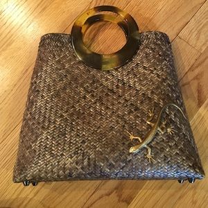 Brown woven purse 👜