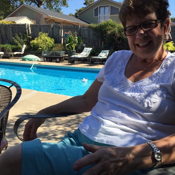 Meet your Posher, Linda - Picture 1 of 1