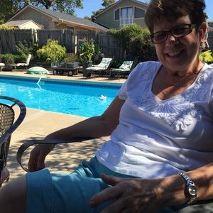 Meet your Posher, Linda