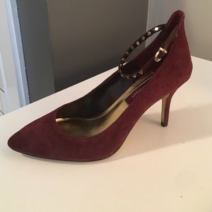 BCBGeneration Suede Heal