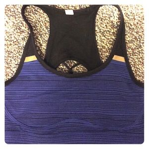 Lululemon sports bra