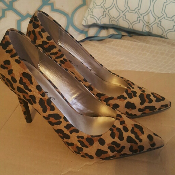 Heels - Picture 2 of 3