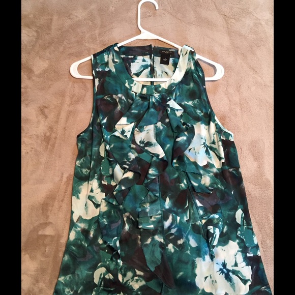 Ann Taylor sleeveless blouse size Medium