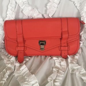 Coral Clutch
