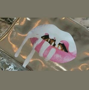 KYLIE Holiday Edition Makeup Bag SILVER