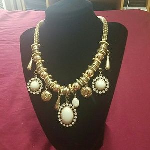 Super statement necklace