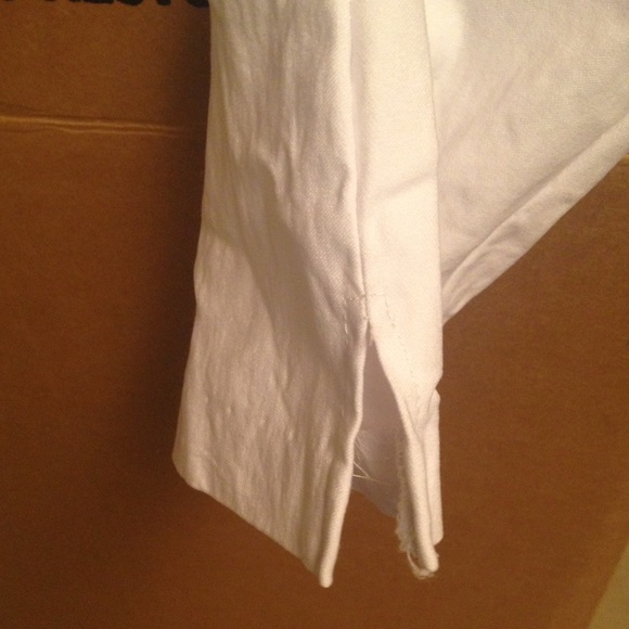 🔴Red Dot Special🔴⬜️White Capri Leggings⬜️ - Picture 4 of 4