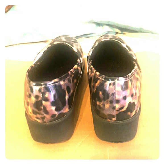 Shoes - Picture 1 of 2