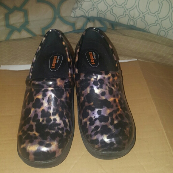 Shoes - Picture 2 of 2