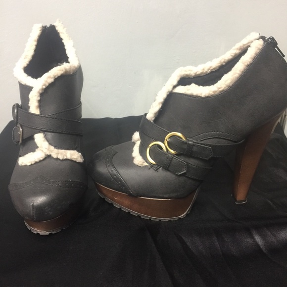 Black w/ Trim Qupid Winter Ankle Boots