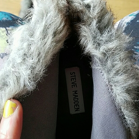 Steve Madden Booties - Picture 2 of 4