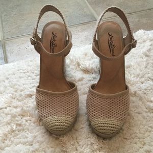 Lucky Brand Close Toed Wedges