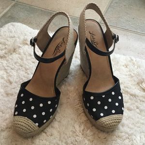 Lucky Brand Close Toed Wedges