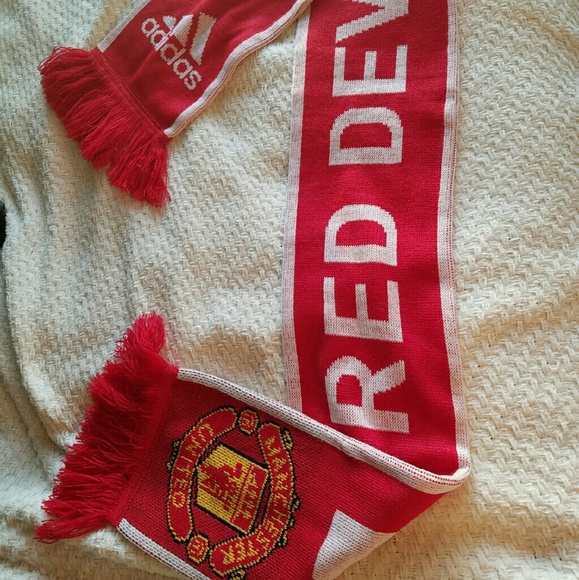 Manchester United scarf