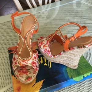 Floral Bling Wedges
