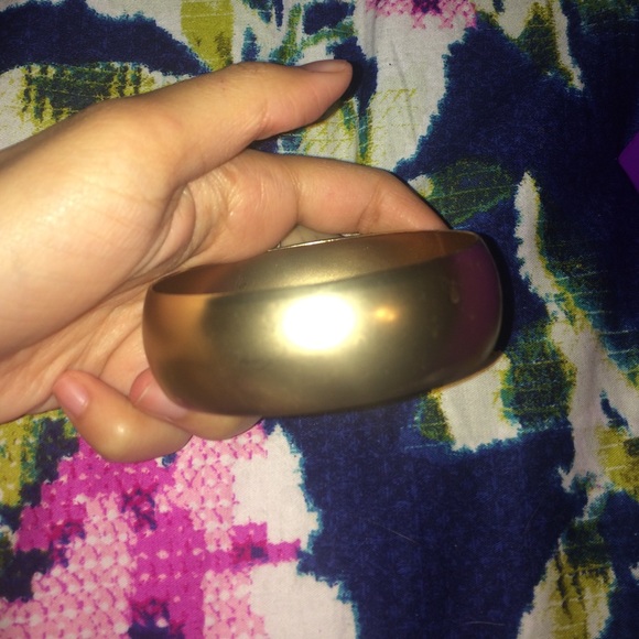 Gold bangle