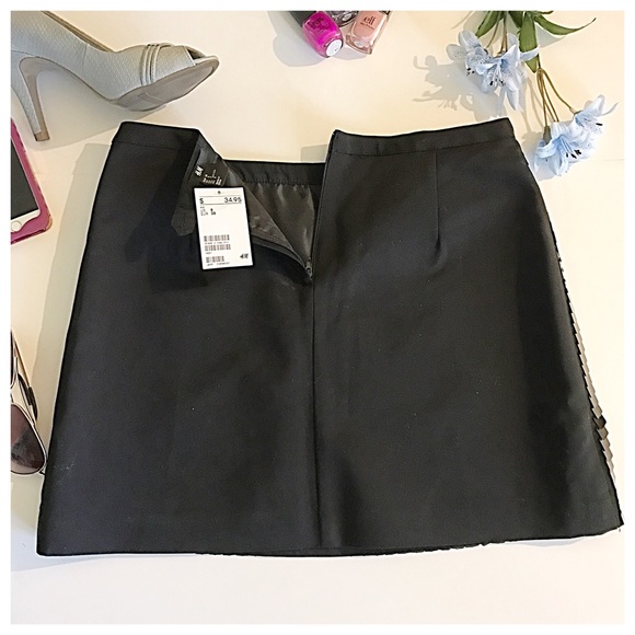 ❌DONATED❌ H&M | Disco Mini Skirt {NWT} - Picture 3 of 4