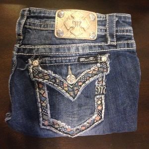 Miss Me Signature Cuffed Capri Distressed Jeans