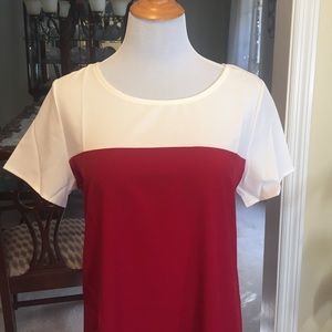 Tdress  dark red and white.