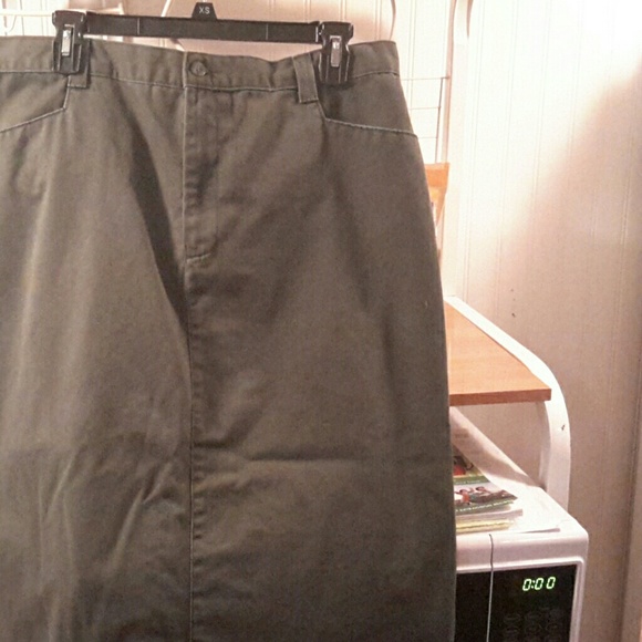 Casual khaki style skirt