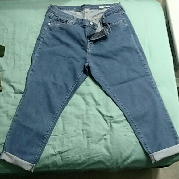 Gap Girlfriend cropped jeans size 33